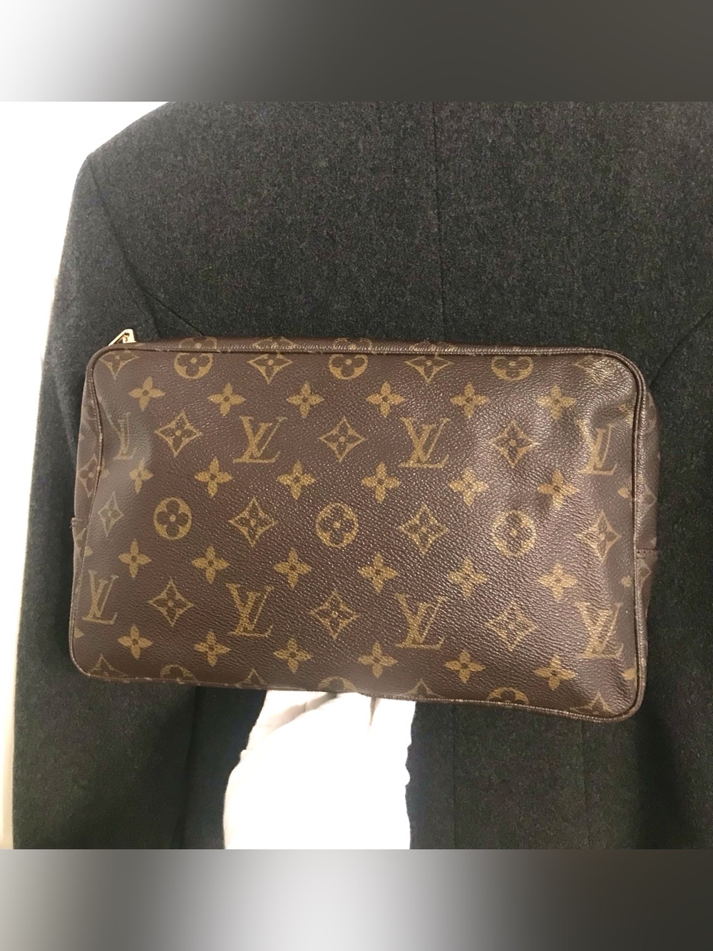 ✅LV TROUSSE 28 CLUTCH 872TH
AUTHENTIC LOUIS VUITTON - Picture 3 of 12